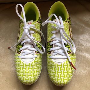 Under Amour , soccer cleats NWOT